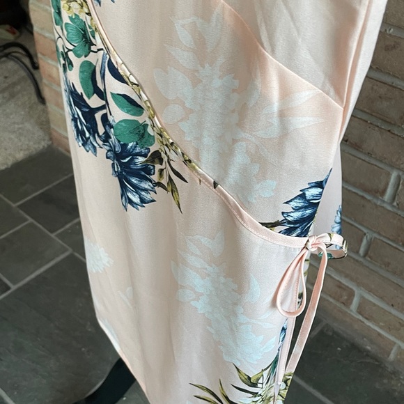 🌻FAUX WRAP TUNIC - Picture 3 of 8